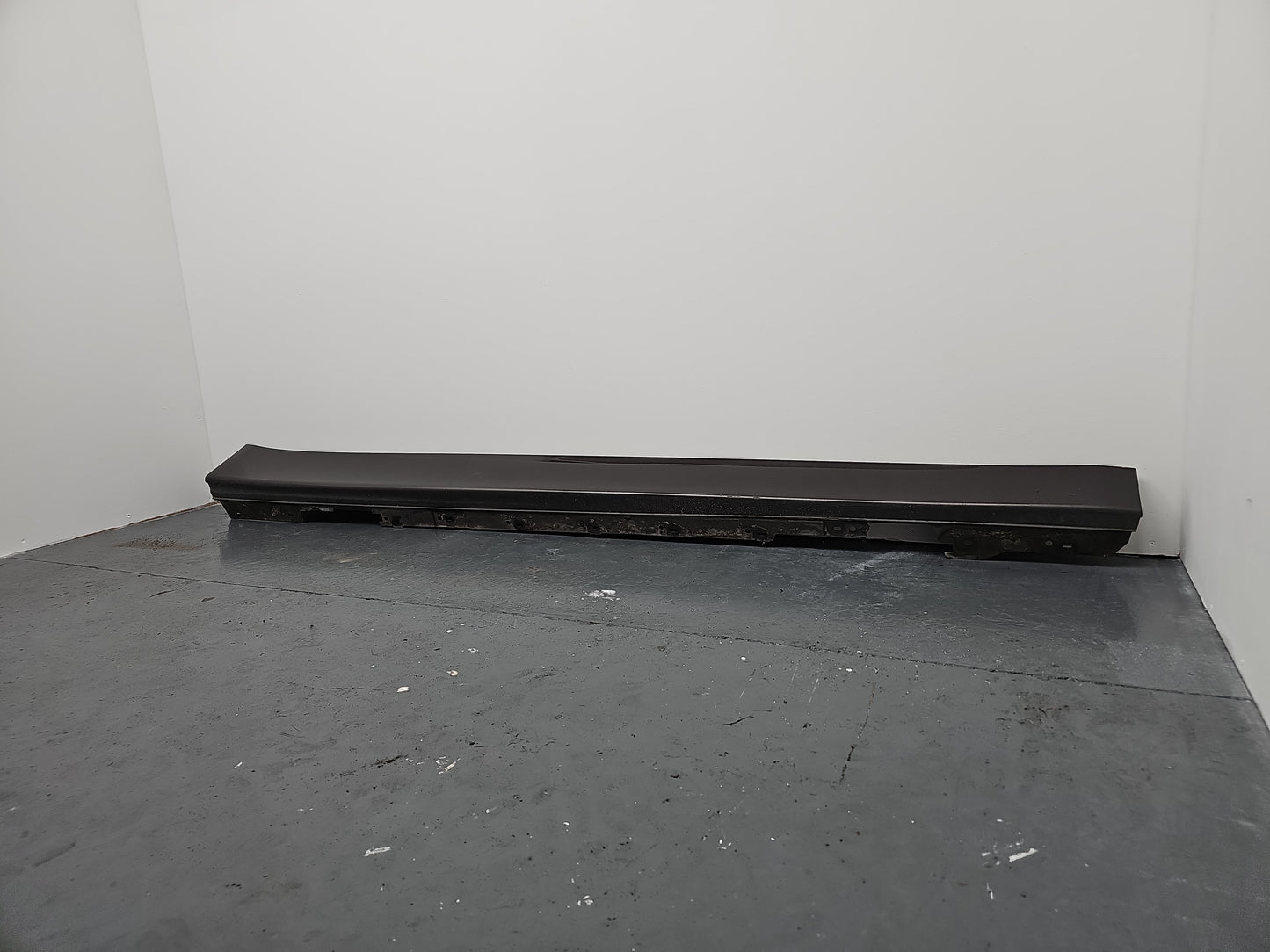 Side Skirt RH 5