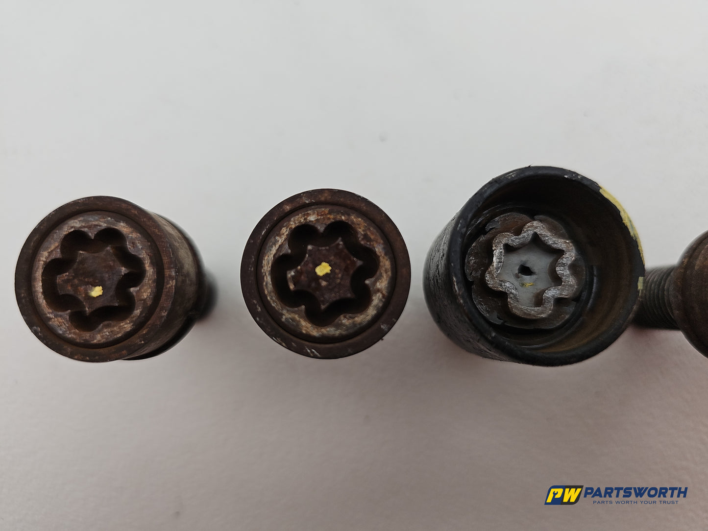 Mercedes-Benz B180 B-Class W246 Locking Wheel Bolts Nuts And Key Set - photo 4