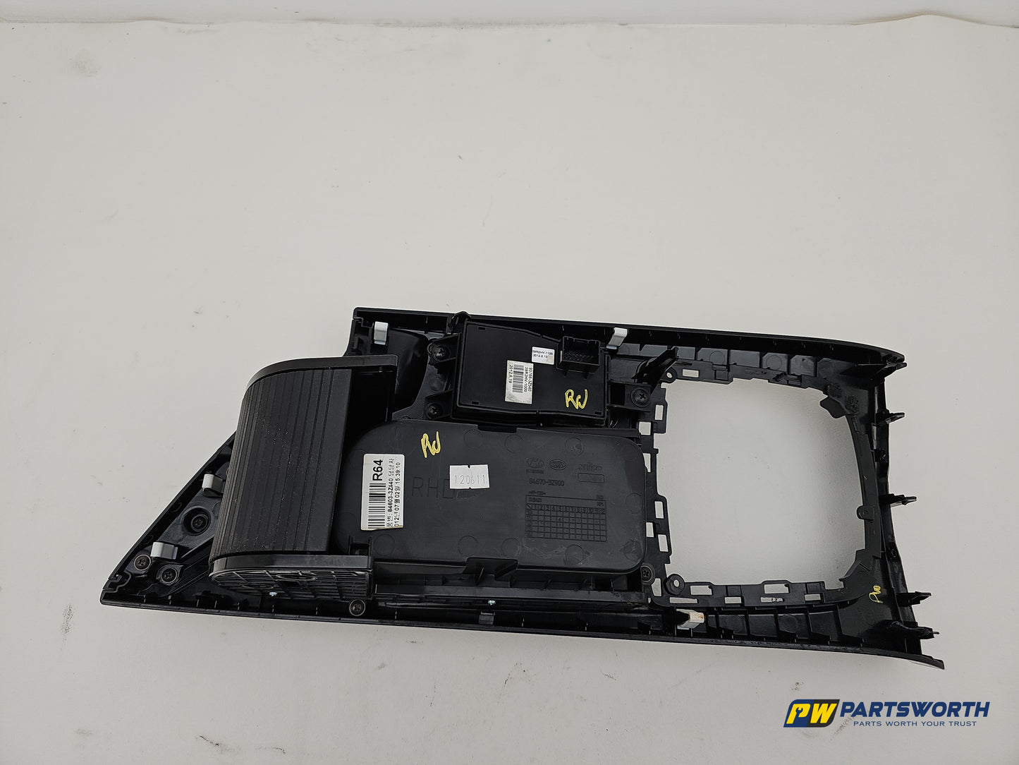 Hyundai I40 Style Blue Drive Centre Console Storage Tray And Switches 846703z900 - photo 4