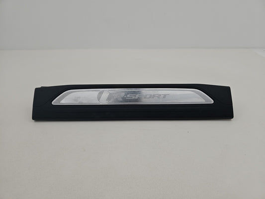 JAGUAR XE X760 DOOR SILL TRIM COVER FRONT LEFT PASSENGER SIDE 2016 GX7M-13201-A