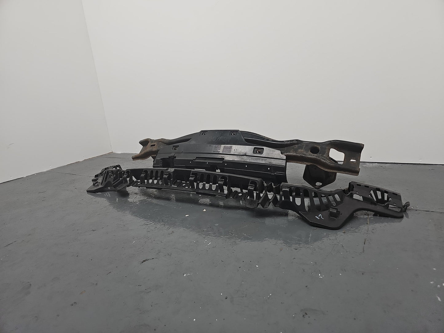 BMW F30 F31 Rear Diffuser + Center Bracket + Crash Bar OEM Kit