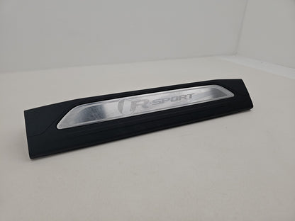 JAGUAR XE X760 DOOR SILL TRIM COVER FRONT LEFT PASSENGER SIDE 2016 GX7M-13201-A