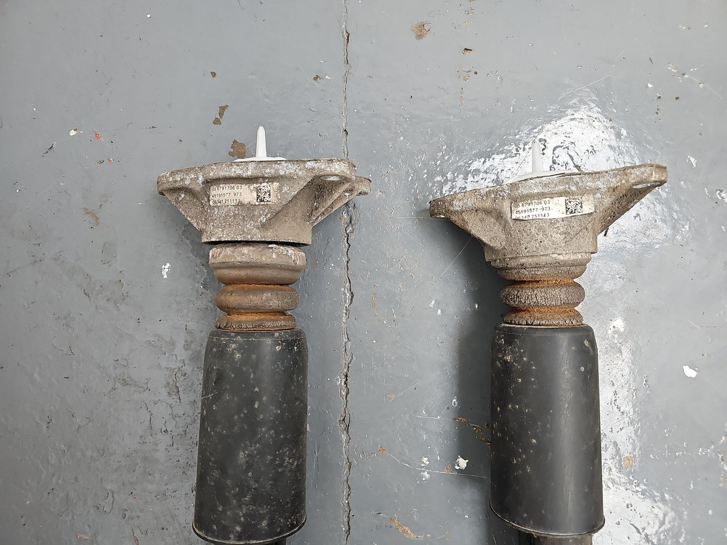 BMW 3 SERIES F30 PAIR OF REAR SHOCK ABSORBERS LEFT & RIGHT Saloon