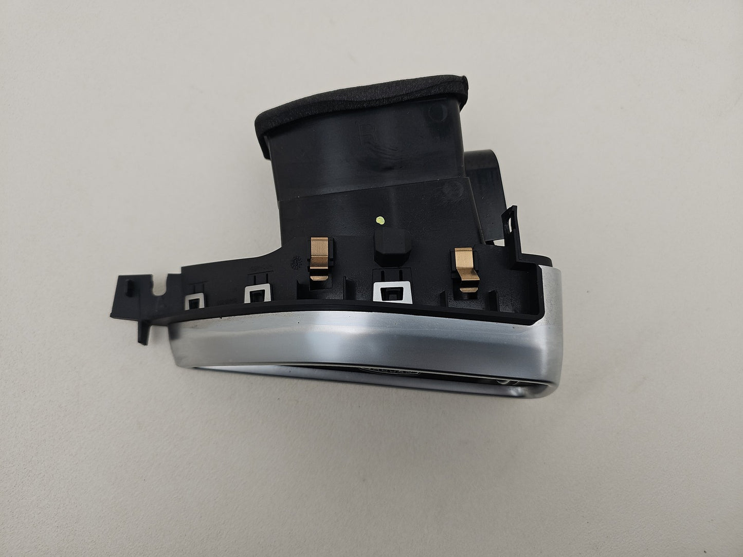 JAGUAR F-PACE XE DASHBOARD AIR VENT GRILL RIGHT SIDE HX73-018B08-AE 2015-2019
