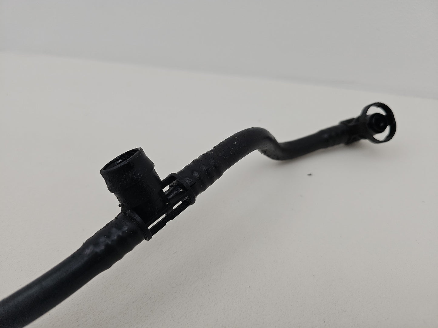 BMW F20 F21 F30 Fuel Tank Breather Valve Line Hose Pipe 7601515