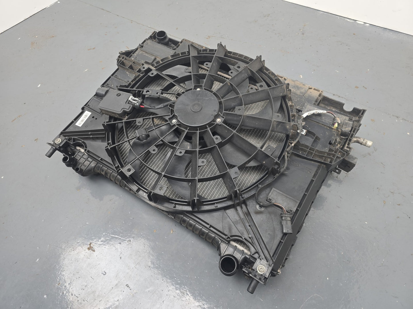 JAGUAR XE 2015-2020 2.0LTR DIESEL A/C AND WATER RADIATOR AND FAN GX73-19710-BC