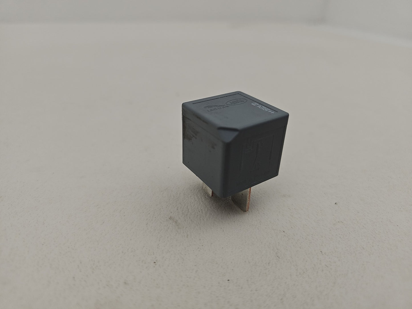 DH22-14B192-EA Land Rover Jaguar 4-Blade Grey Relay 70A 12V Tyco V23136-J4-X89
