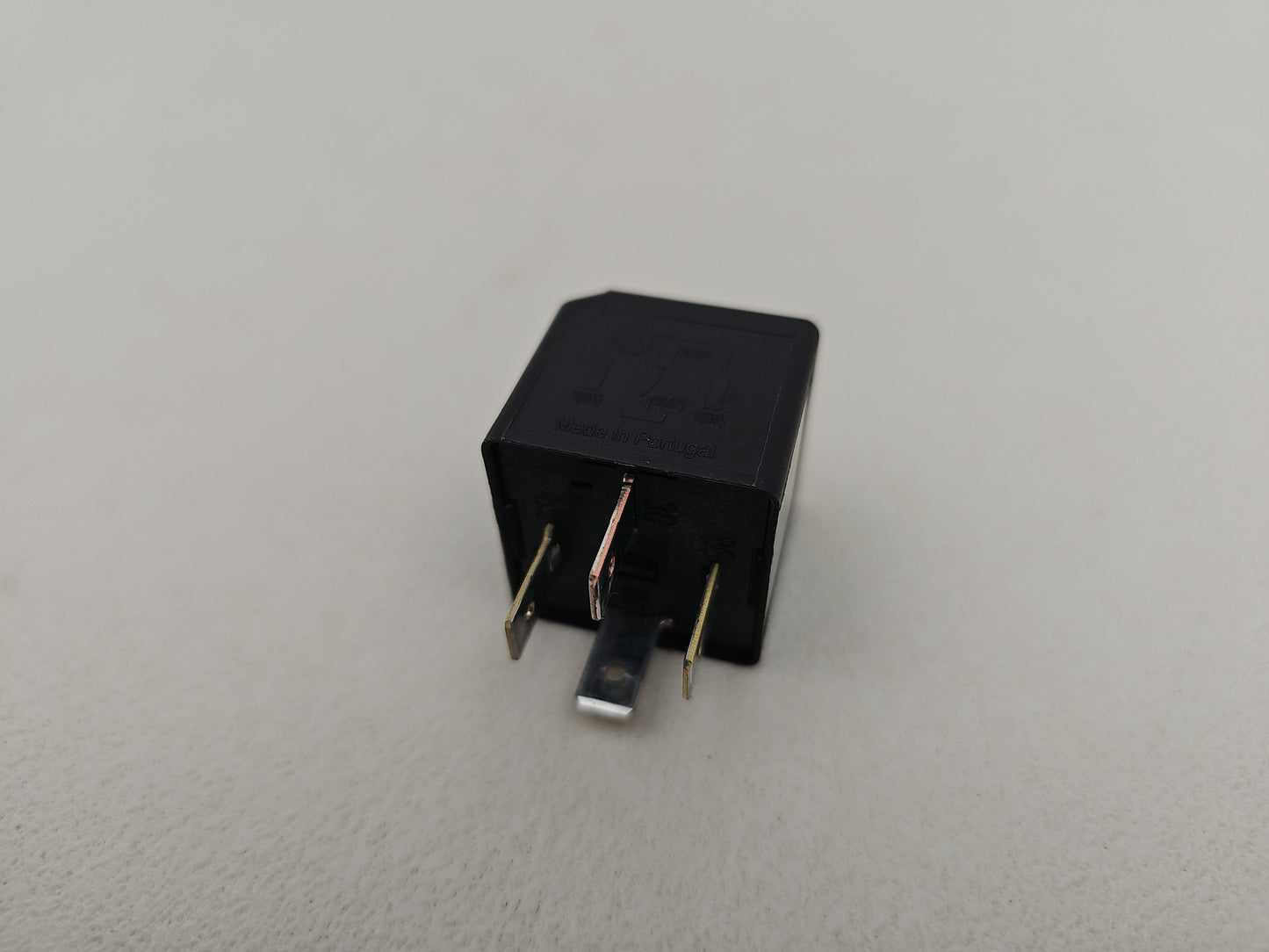 JAGUAR/LAND ROVER RELAY 4-PIN BLACK 12V 40A 2.0 DIESEL DH2214B192CA OEM GENUINE
