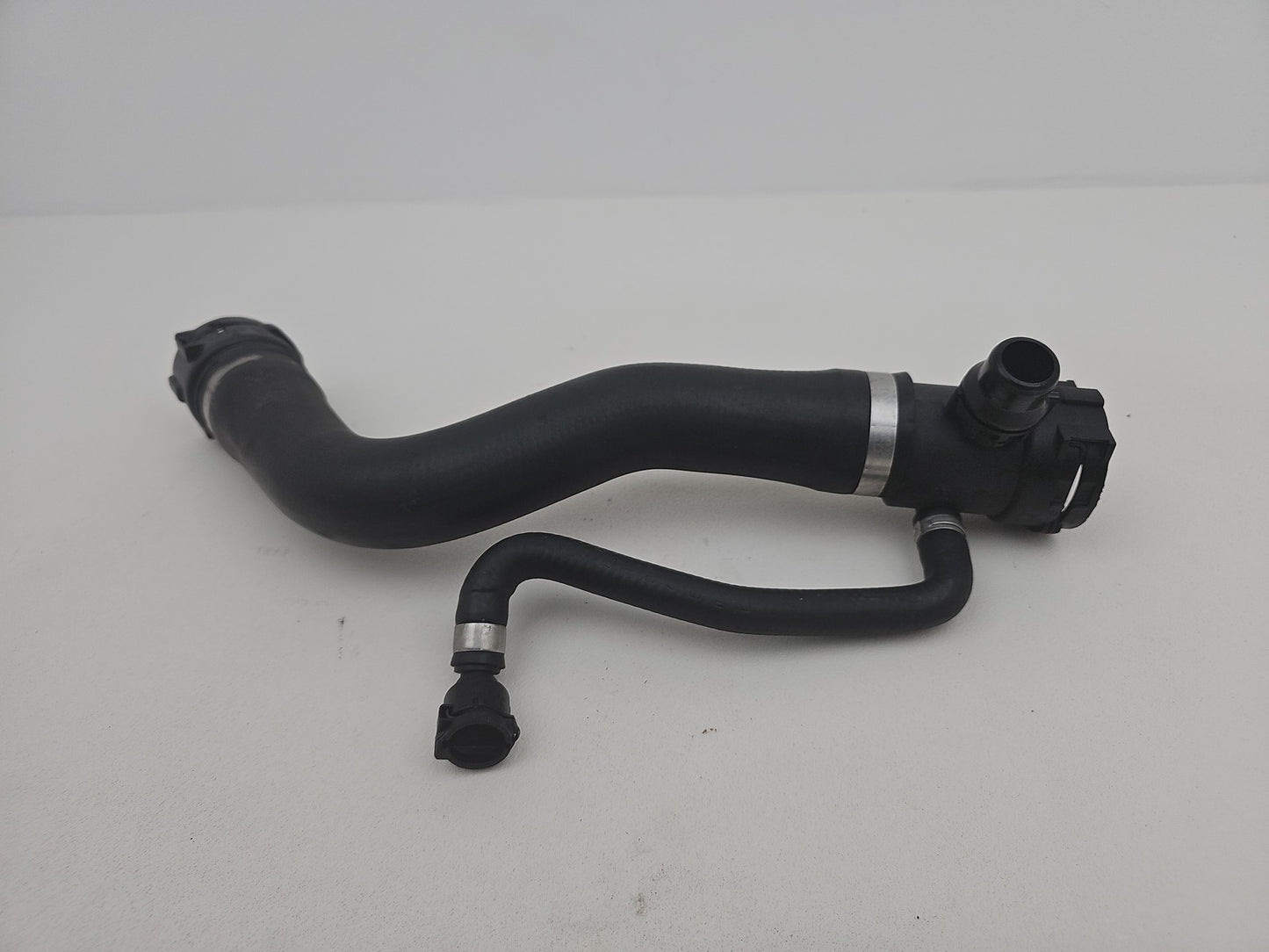 BMW F30 F31 F32 F33 Petrol Engine Water Coolant Pipe Hose 759683702 MAM75433