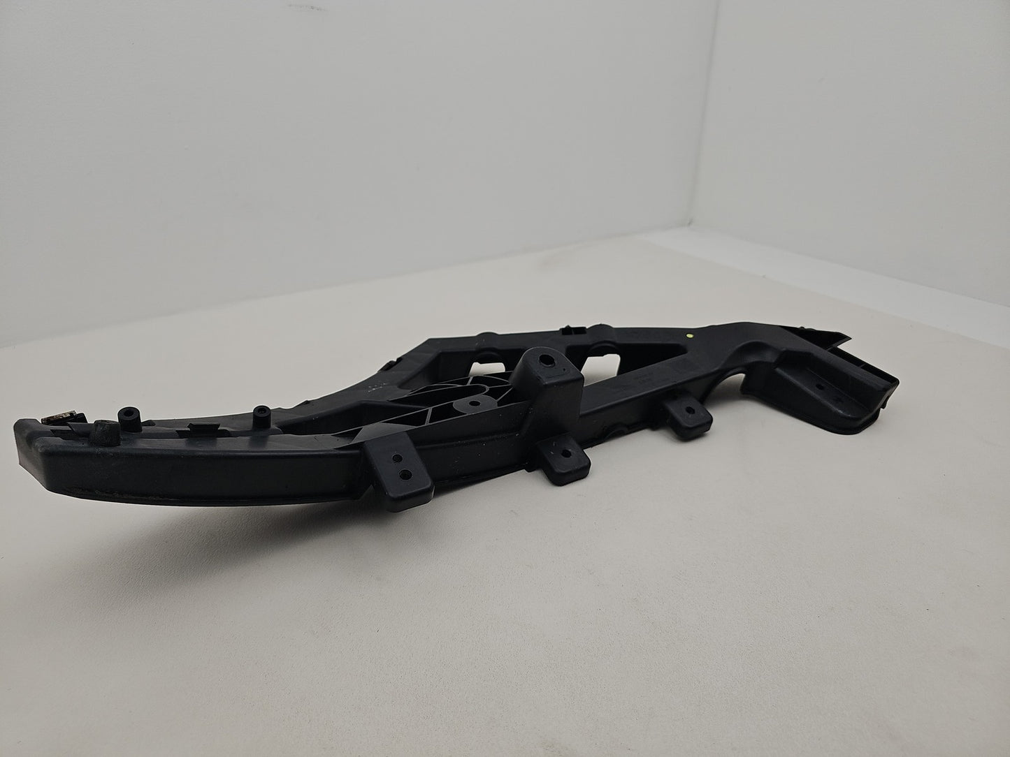 JAGUAR XE X760 REAR BUMPER MOUNT BRACKET RIGHT DRIVER SIDE GX73-17A881-AC 2016