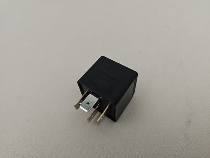 JAGUAR/LAND ROVER RELAY 4-PIN BLACK 12V 40A 2.0 DIESEL DH2214B192CA OEM GENUINE