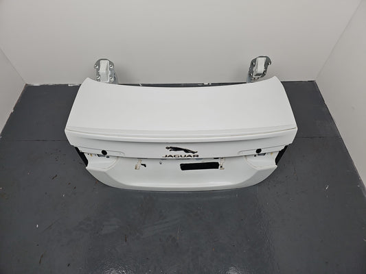 JAGUAR XE R-SPORT D Boot Lid X760 2015-2018 LRC NER POLARIS WHITE LIP INCLUDED