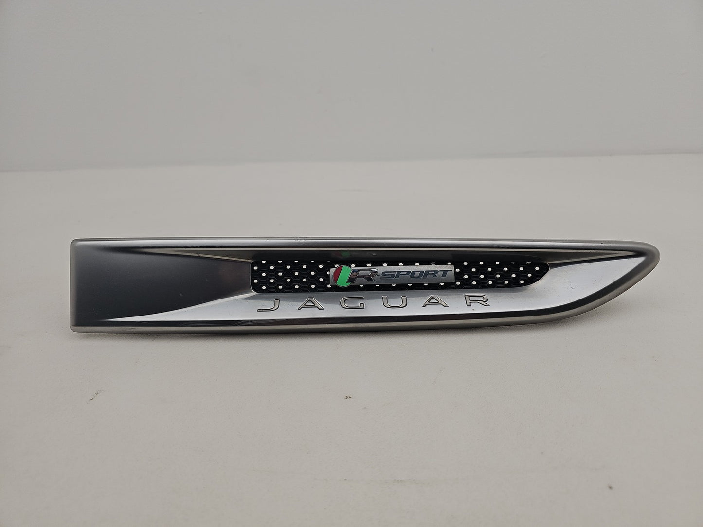 JAGUAR XE 2016 R SPORT DRIVER SIDE FRONT WING CHROME GRILL GX7M280B10
