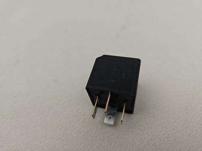 JAGUAR/LAND ROVER RELAY 4-PIN BLACK 12V 40A 2.0 DIESEL DH2214B192CA OEM GENUINE