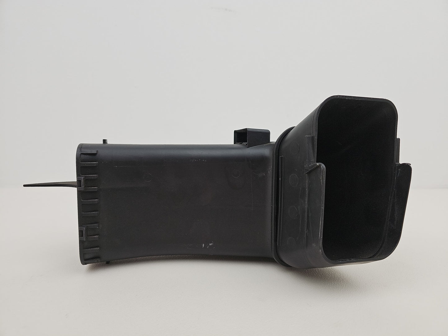 BMW 1 2 3 4 SERIES F20 F22 F30 F31 F32 F36 AIR INDUCTION INTAKE DUCT 7597584