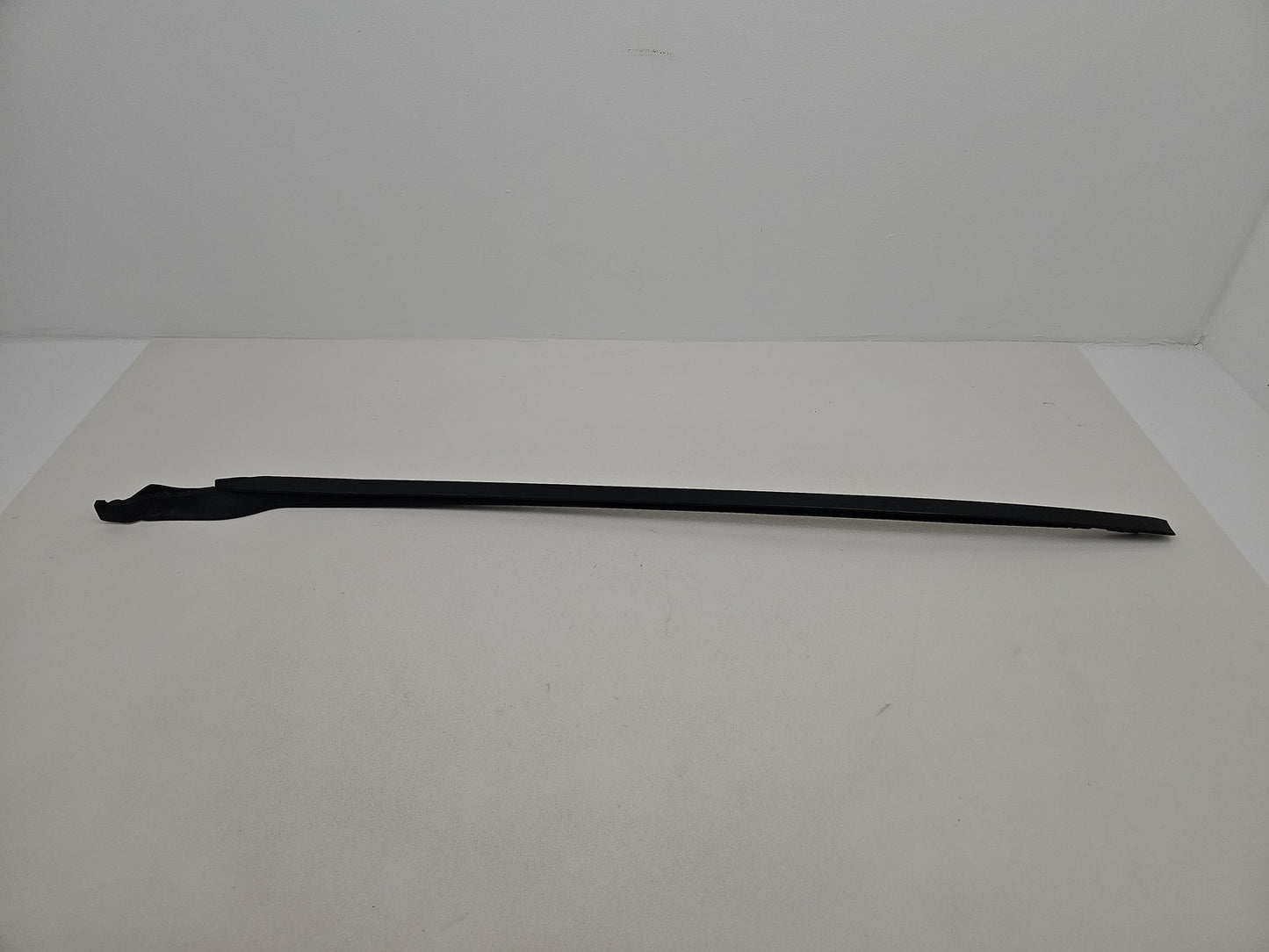 GENUINE JAGUAR XE 2016 WINDSHIELD DEFLECTOR TRIM DRIVER SIDE GX73025A52A OEM