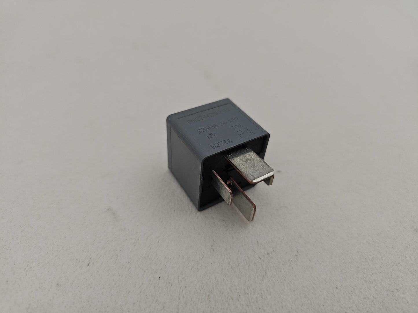 DH22-14B192-EA Land Rover Jaguar 4-Blade Grey Relay 70A 12V Tyco V23136-J4-X89