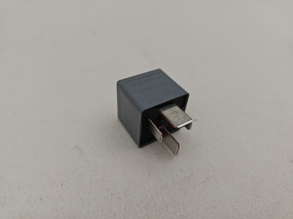 DH22-14B192-EA Land Rover Jaguar 4-Blade Grey Relay 70A 12V Tyco V23136-J4-X89