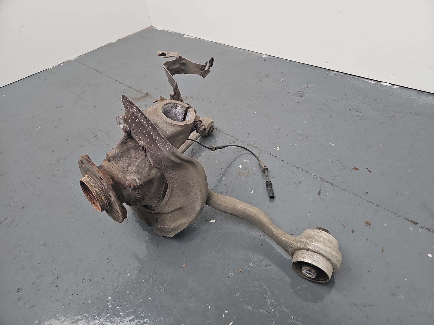 BMW 3 Series F30 F31 Front Right O/S Axle Suspension Wheel Carrier Hub 6792288
