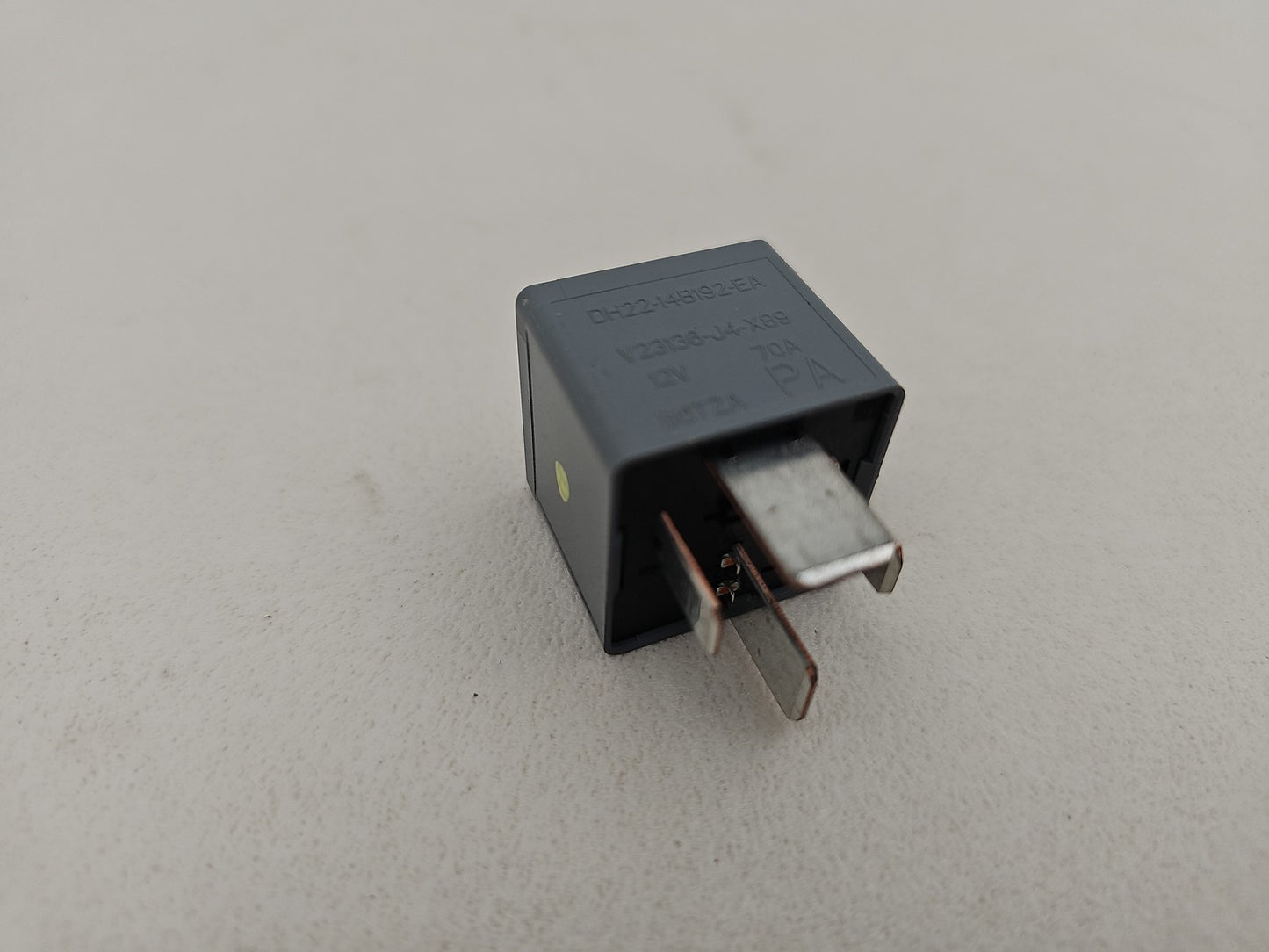 DH22-14B192-EA Land Rover Jaguar 4-Blade Grey Relay 70A 12V Tyco V23136-J4-X89