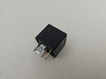JAGUAR/LAND ROVER RELAY 4-PIN BLACK 12V 40A 2.0 DIESEL DH2214B192CA OEM GENUINE