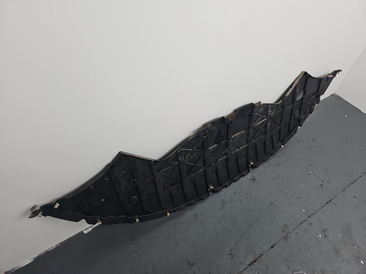 JAGUAR XE X760 FRONT BUMPER UNDER TRAY BODY SPLASH GUARD GX73-17F775-AB