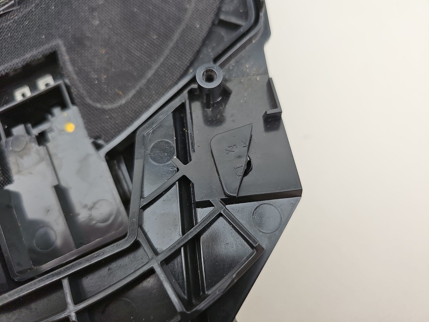 BMW F20 F30 Central Bass Speaker Stereo Subwoofer Right O/S 9210148