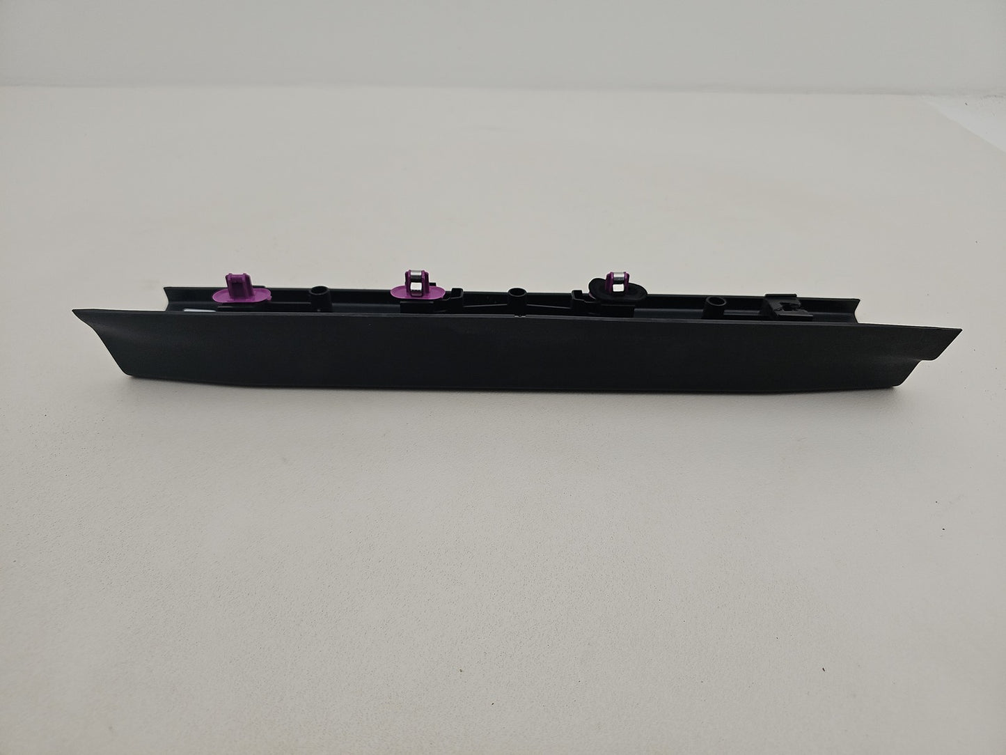 JAGUAR XE X760 DOOR SILL COVER FRONT RIGHT DRIVER SIDE 2016 GX7M-13200-A