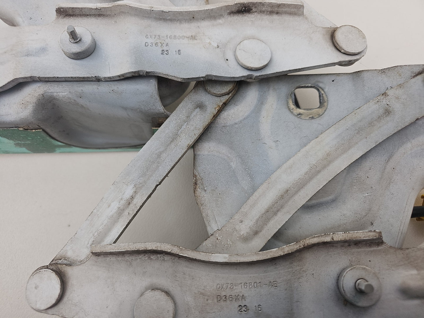 JAGUAR XE BONNET HINGES-ACTUATORS GX73-16800-AE-GX73-16801-AE NER POLARIS WHITE