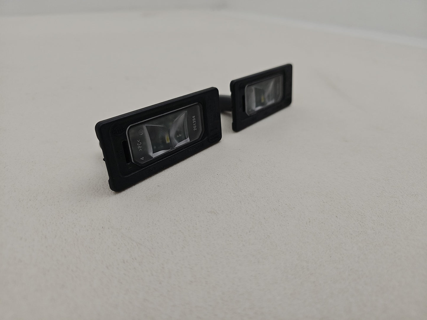 JAGUAR XE X760 2016 2 pack PAIR NUMBER PLATE LIGHT GX7313B627AB
