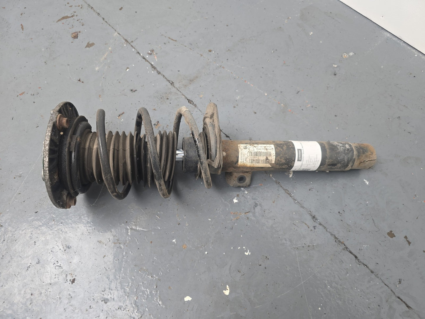 OEM BMW 3 Series F31 F30 Shock Absorber Strut Front RH Or LH 6866556 6863135