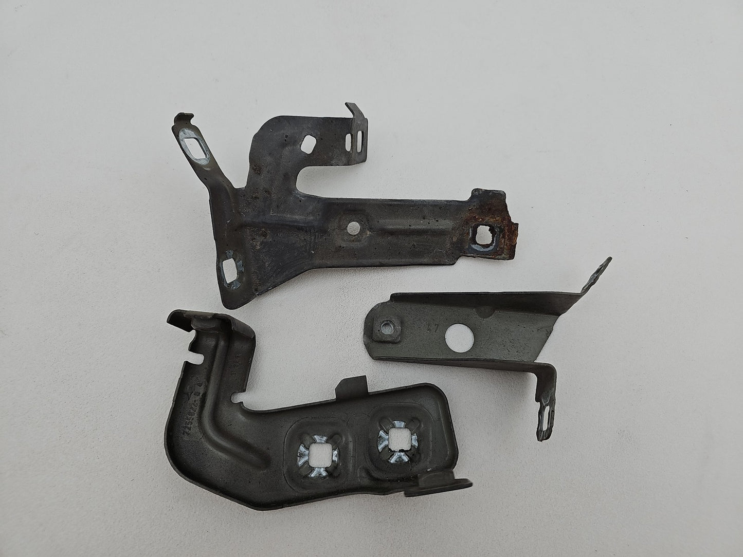 BMW 3 4 SERIES F30 F32 F36 FRONT RIGHT DRIVER SIDE WING BRACKET SET 7255822