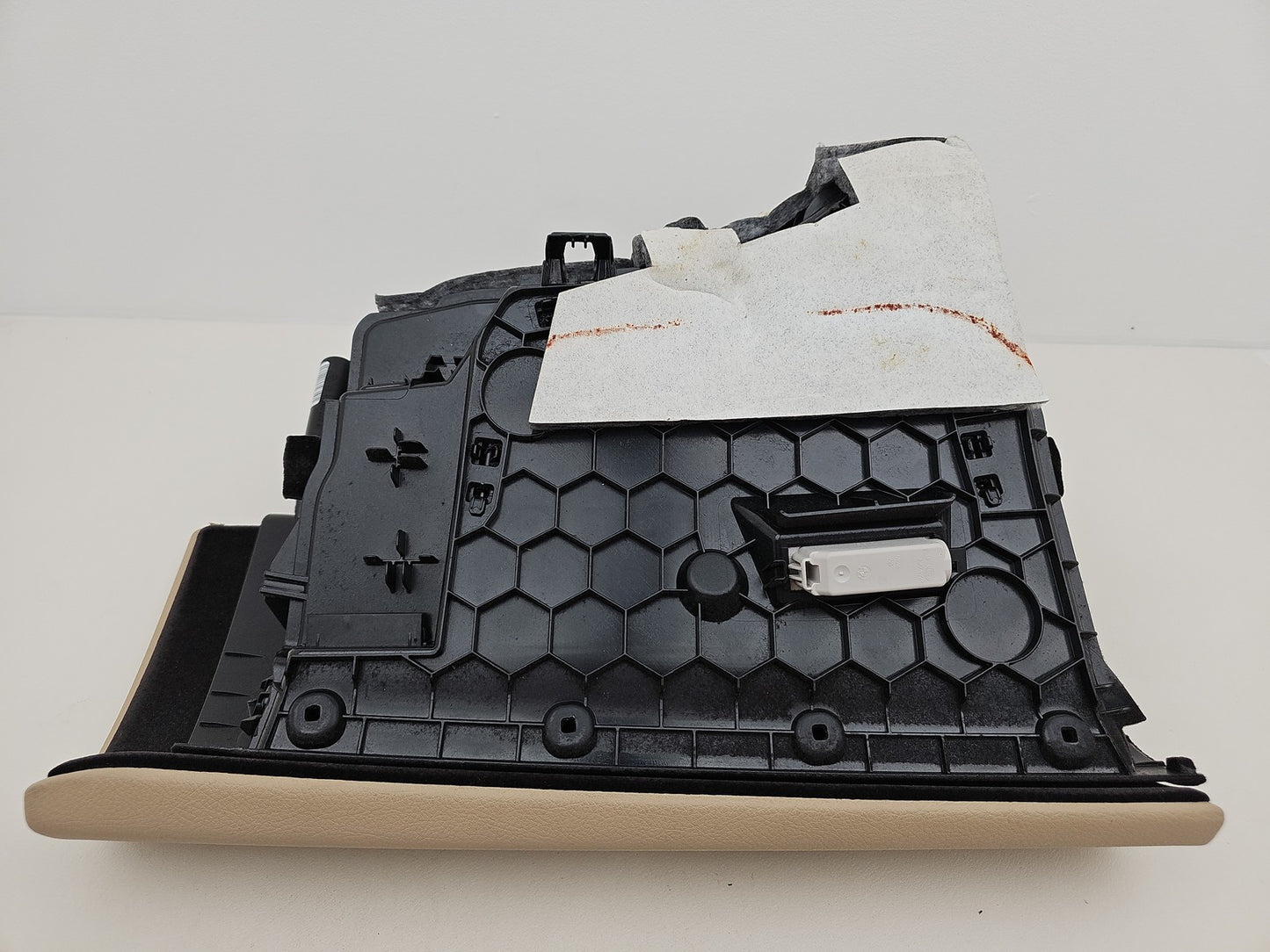 BMW 3 SERIES F30 F31 GENUINE GLOVE BOX IN BEIGE COLOUR 9227250