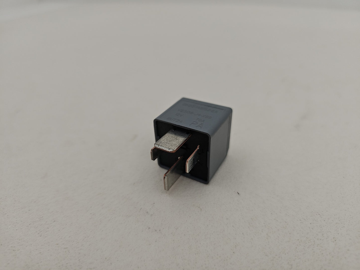 DH22-14B192-EA Land Rover Jaguar 4-Blade Grey Relay 70A 12V Tyco V23136-J4-X89