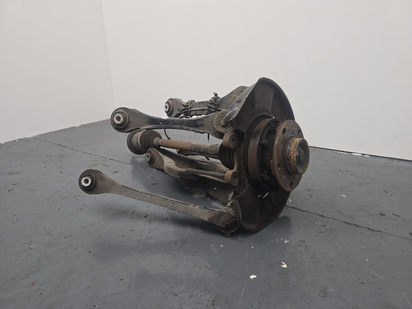 BMW 3 4 F30 F32 F36 N57 XDRIVE MSPORT REAR LEFT SUSPENSION WHEEL HUB
