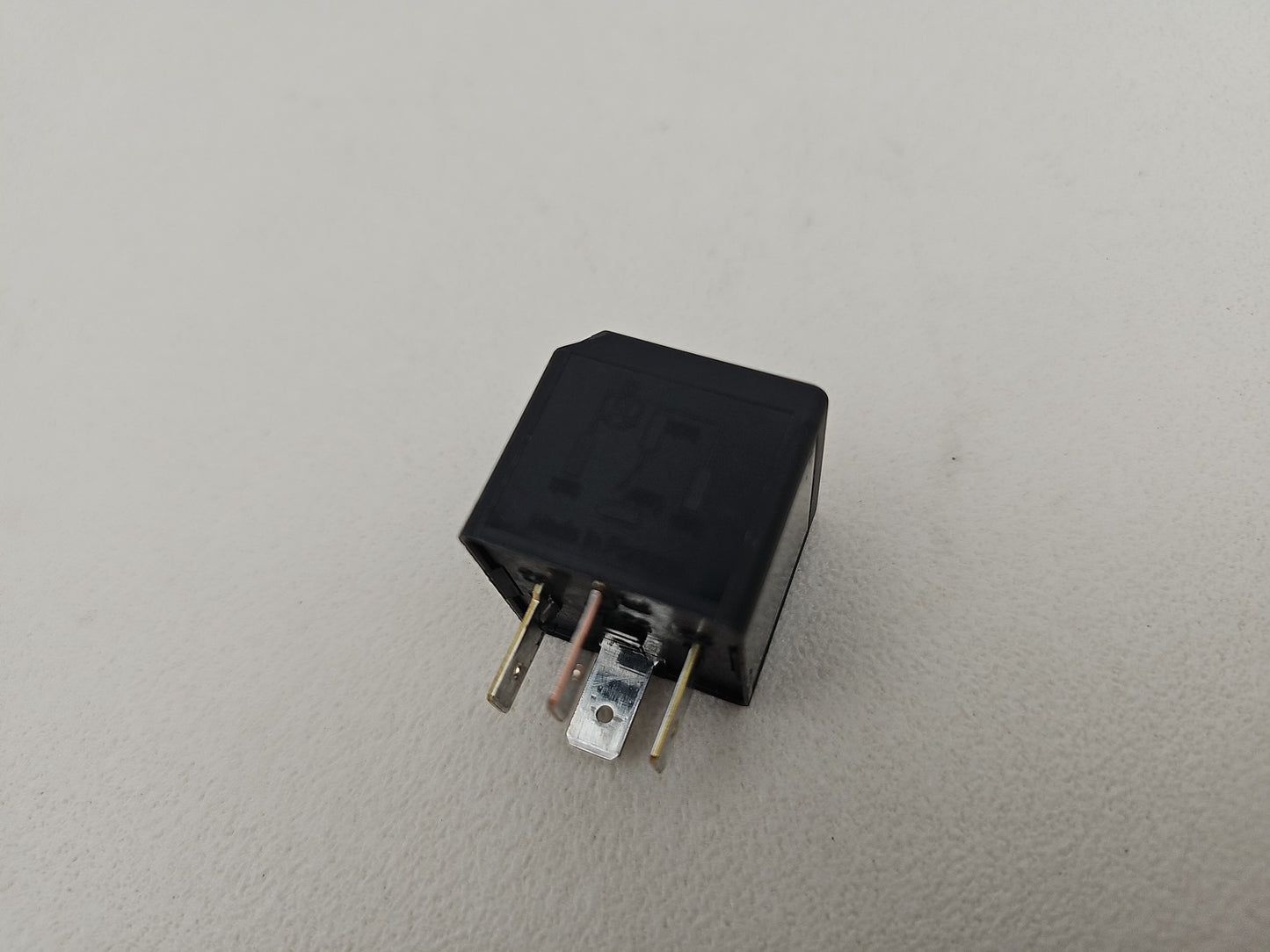 JAGUAR/LAND ROVER RELAY 4-PIN BLACK 12V 40A 2.0 DIESEL DH2214B192CA OEM GENUINE