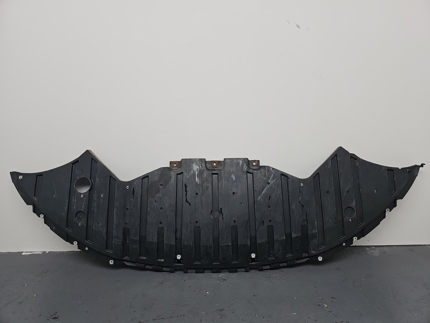 JAGUAR XE X760 FRONT BUMPER UNDER TRAY BODY SPLASH GUARD GX73-17F775-AB