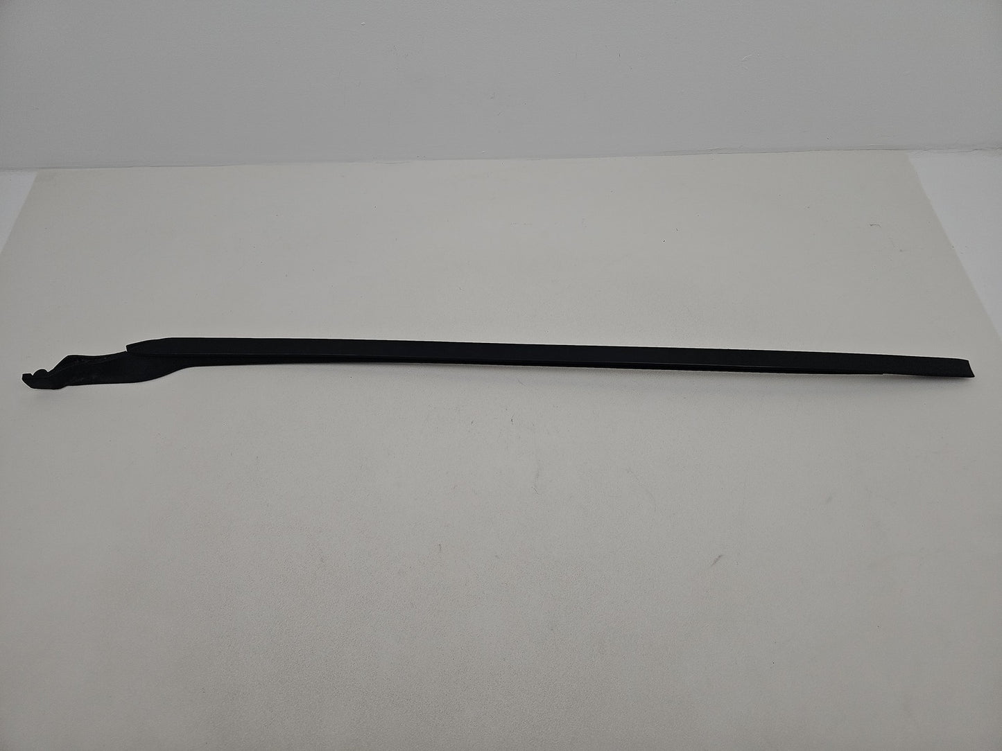 GENUINE JAGUAR XE 2016 WINDSHIELD DEFLECTOR TRIM DRIVER SIDE GX73025A52A OEM