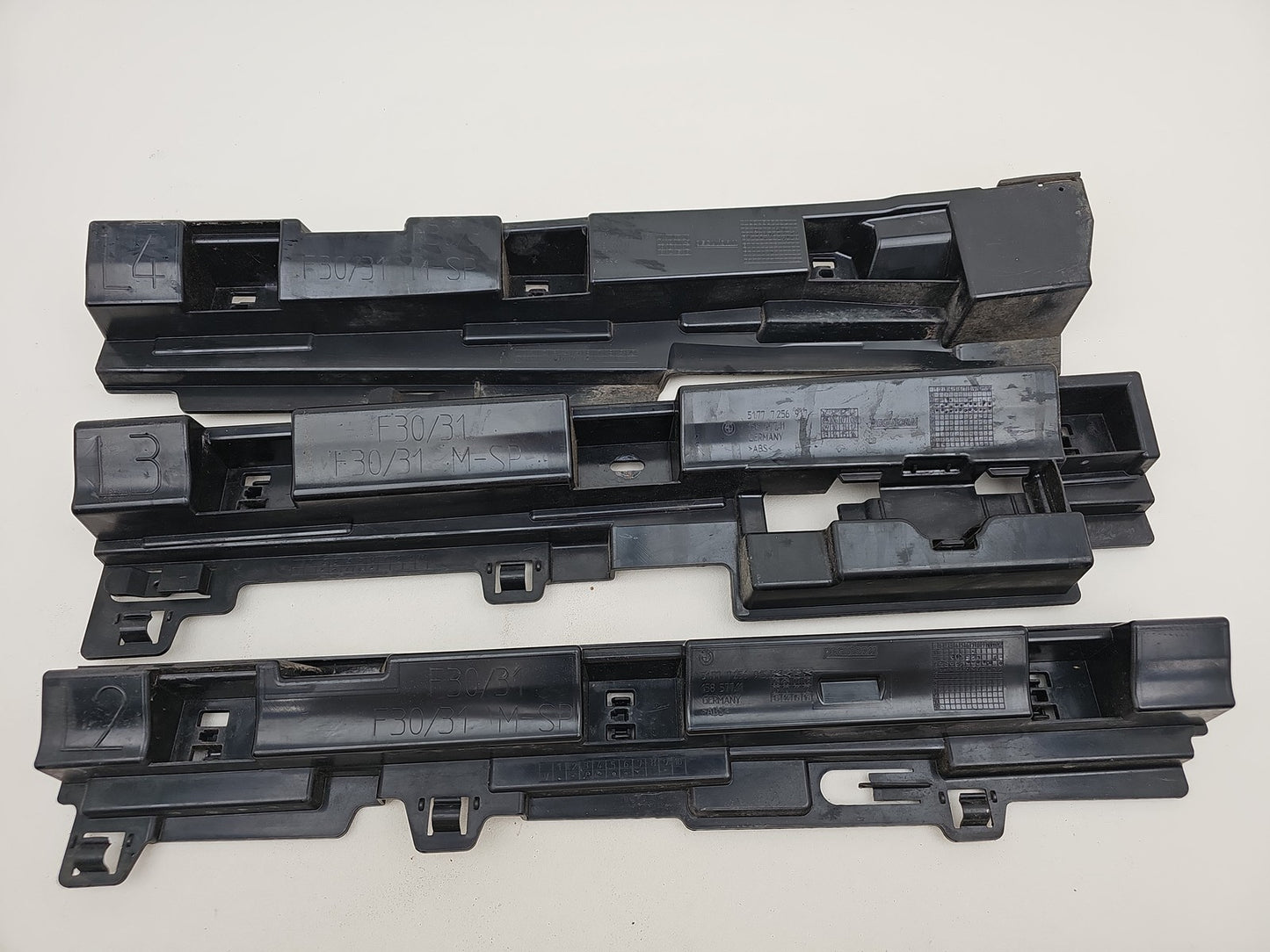 BMW 3 SERIES SIDE SKIRT BRACKET LEFT PASSENGER SIDE 7256919 7256917 7256915 F30