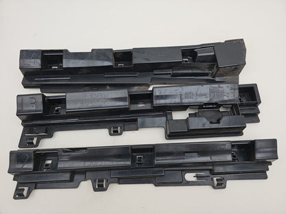 BMW 3 SERIES SIDE SKIRT BRACKET LEFT PASSENGER SIDE 7256919 7256917 7256915 F30