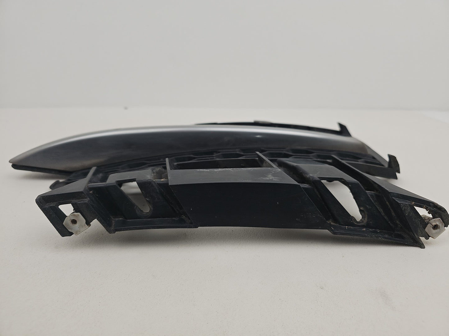 JAGUAR XE GRILLE FRONT BUMPER LEFT R SPORT GX7M-8B290-CA X760 2015-2024