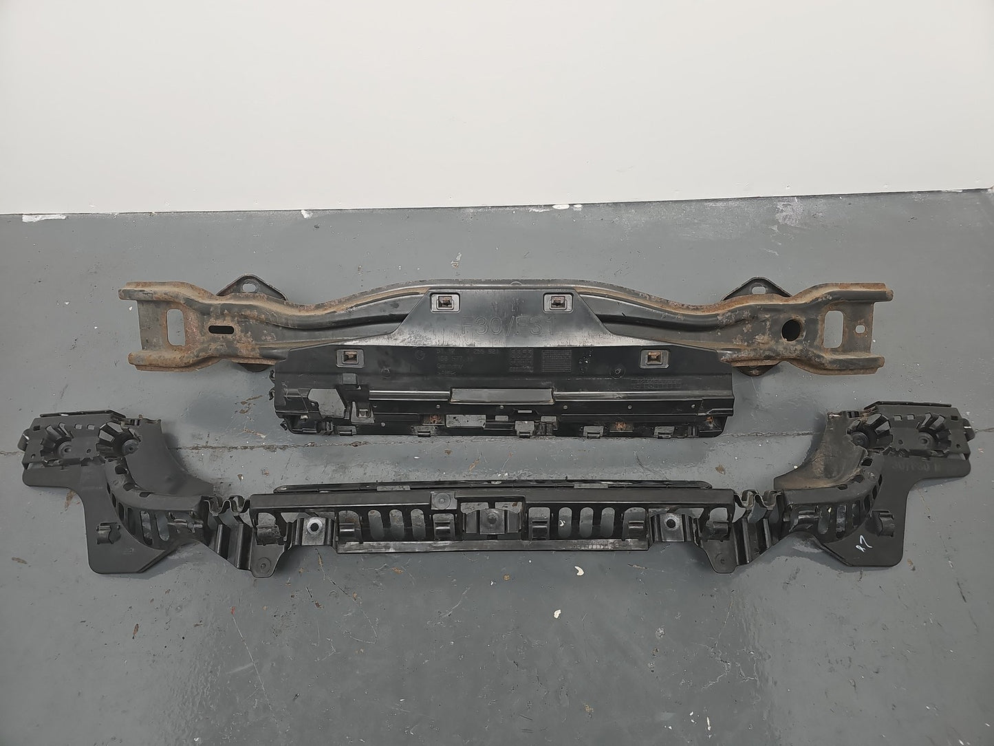 BMW F30 F31 Rear Diffuser + Center Bracket + Crash Bar OEM Kit