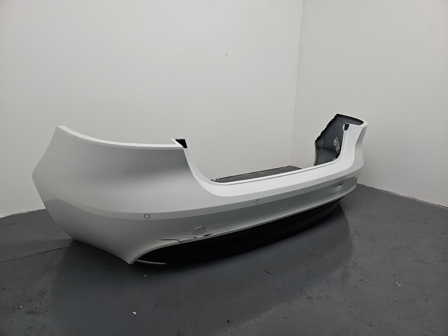 JAGUAR XE X760 COMPLETE REAR BUMPER WITH SENSORS IN LRC NER POLARIS WHITE 2016