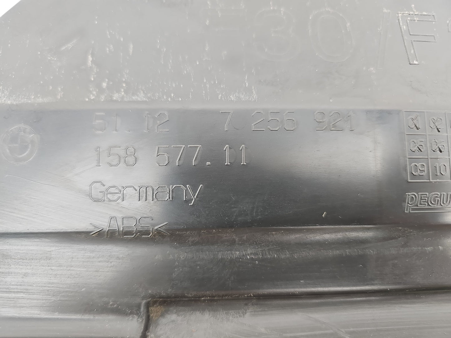 BMW 3 SERIES F30 F31 REAR CENTRE BUMPER BRACKET REINFORCEMENT LOWER 7256921