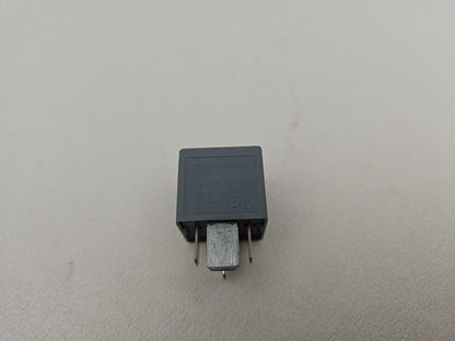 JAGUAR/LAND ROVER GREY RELAY 4 BLADE 12V 70A 2.0 DIESEL DH2214B192EA OEM GENUINE