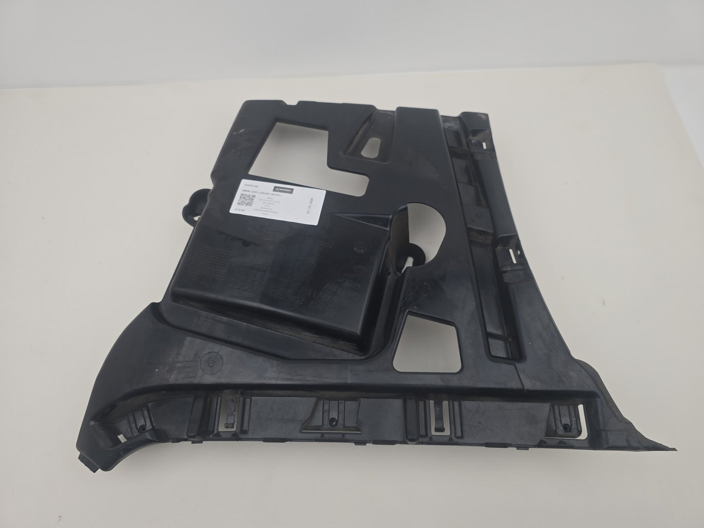 2014 BMW 320I F30 LUXURY AUTO BUMPER BRACKET REAR LEFT SIDE 7256923