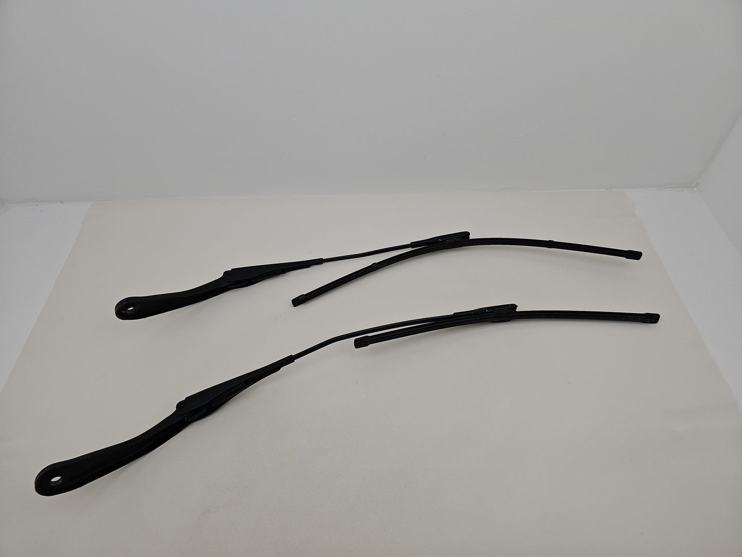 2014 BMW 320I LUXURY AUTO Wiper Front Arm Kit F30 F31 PAIR