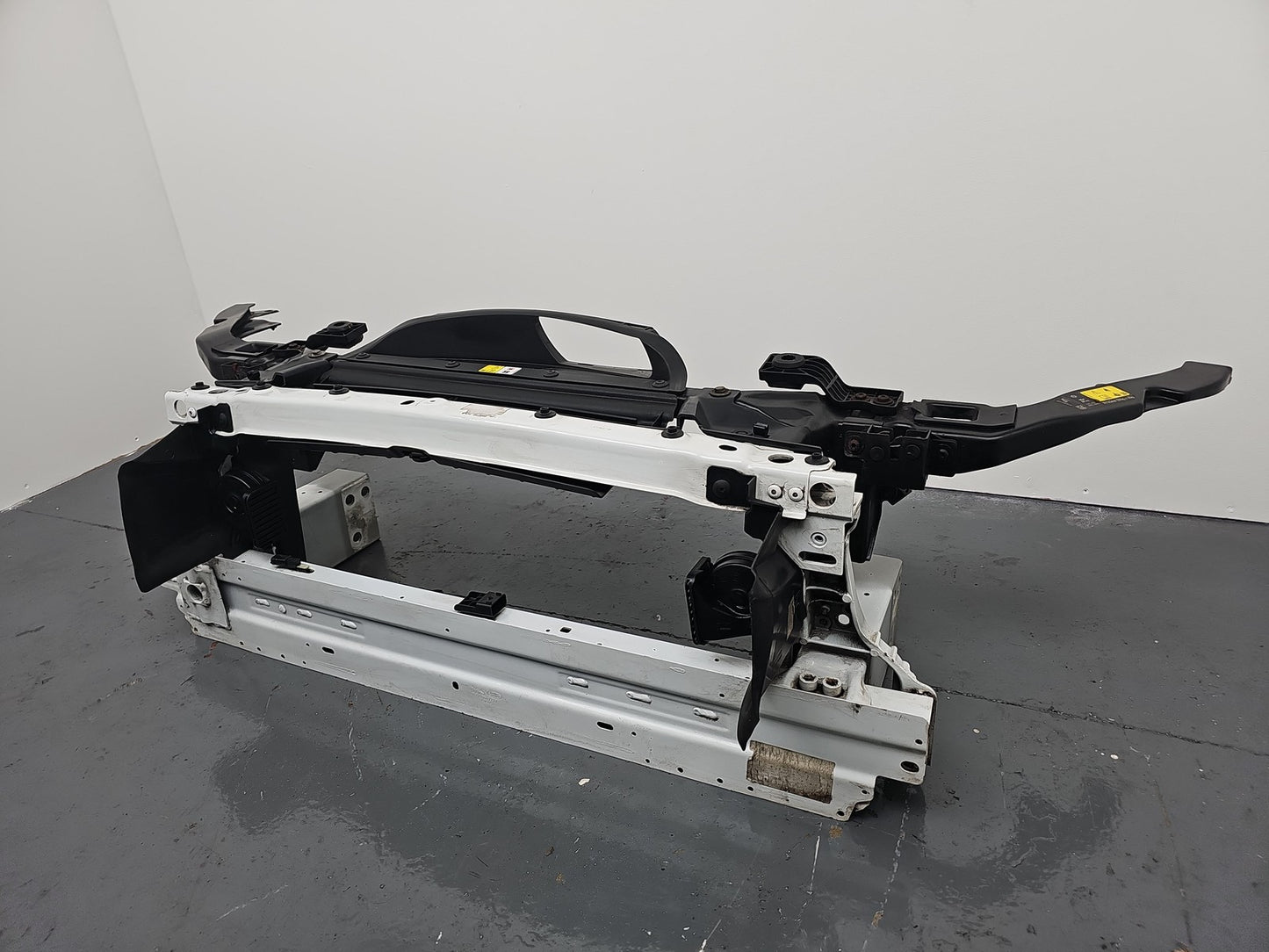 JAGUAR XE X760 FRONT SLAM PANEL UNIT WITH CRASH BAR 2016 GX73-297A12-BB