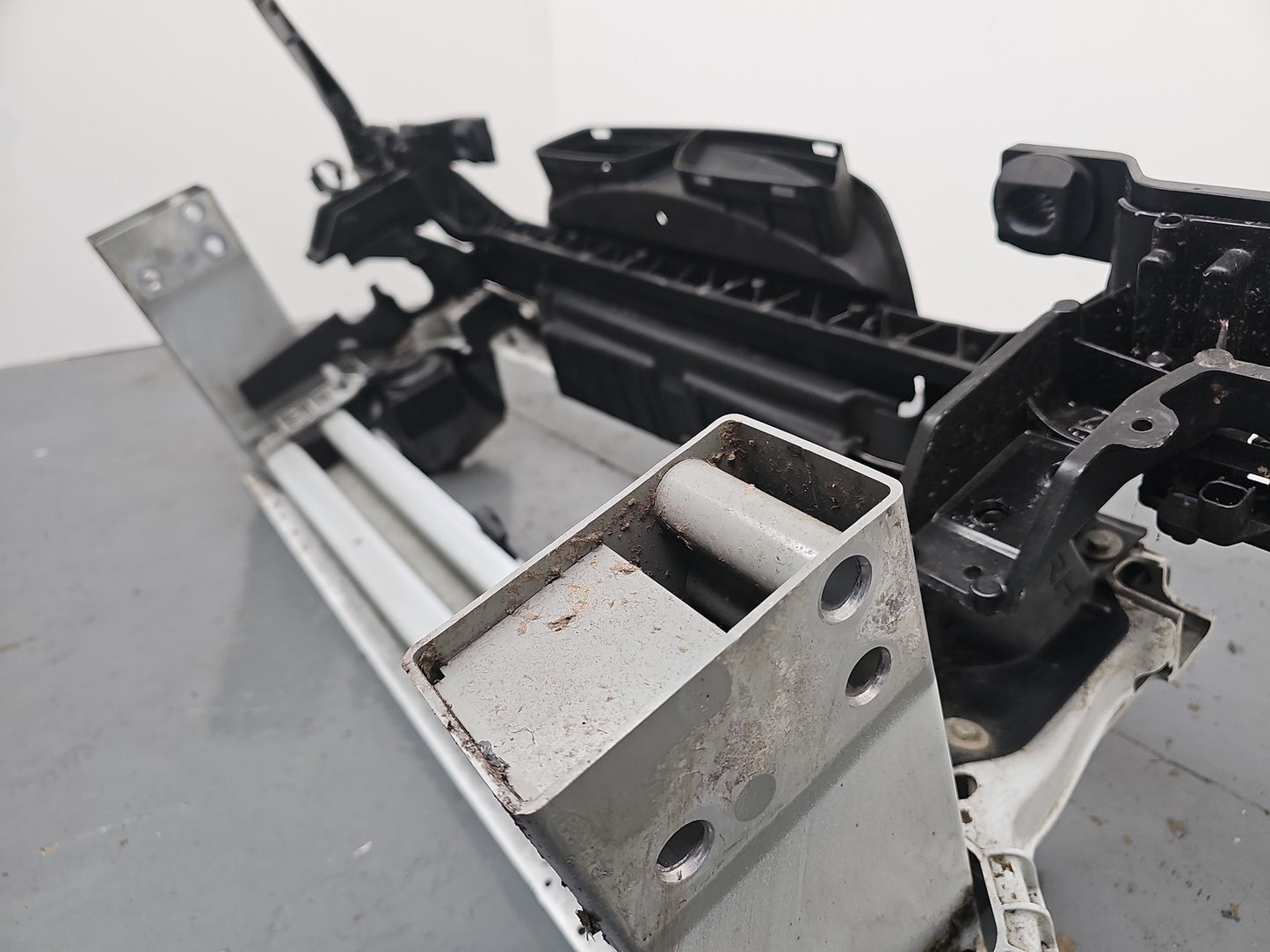 JAGUAR XE X760 FRONT SLAM PANEL UNIT WITH CRASH BAR 2016 GX73-297A12-BB