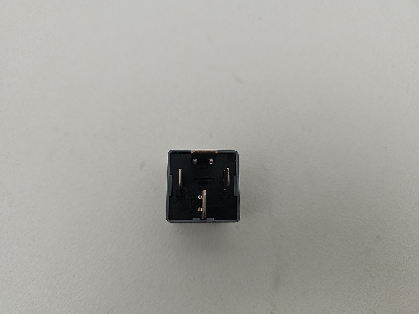 DH22-14B192-EA Land Rover Jaguar 4-Blade Grey Relay 70A 12V Tyco V23136-J4-X89